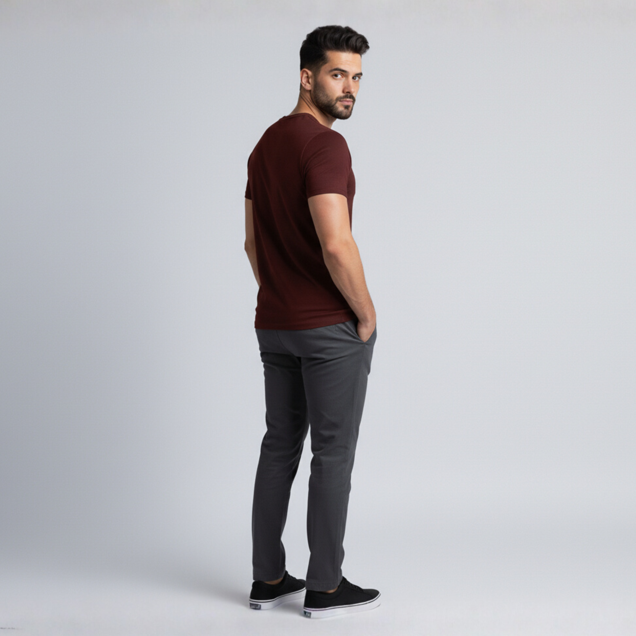 Tech V-Neck T-Shirt – Carmenere